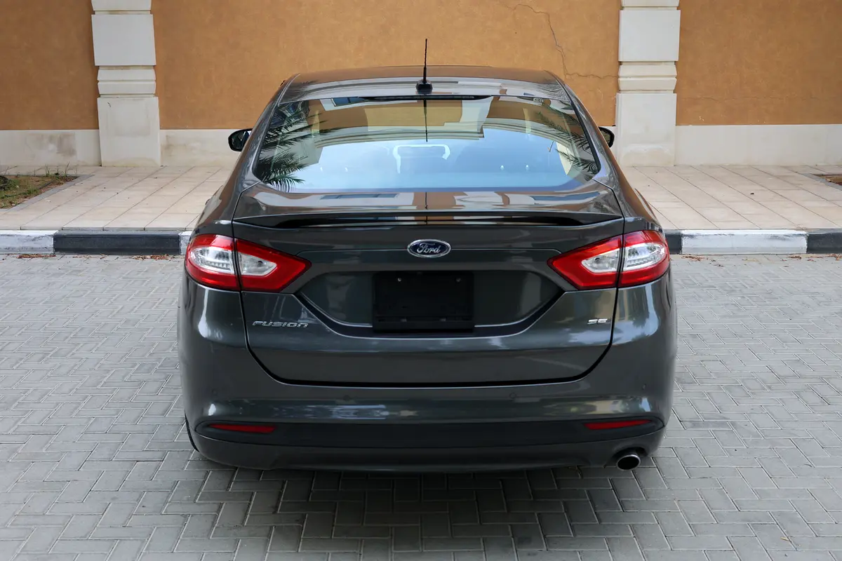 FORD FUSION SE - GCC SPECS - ACCIDENT FREE - FULL SERVICE HISTORY - EXCELENT CONDITION - - Thumbnail 8