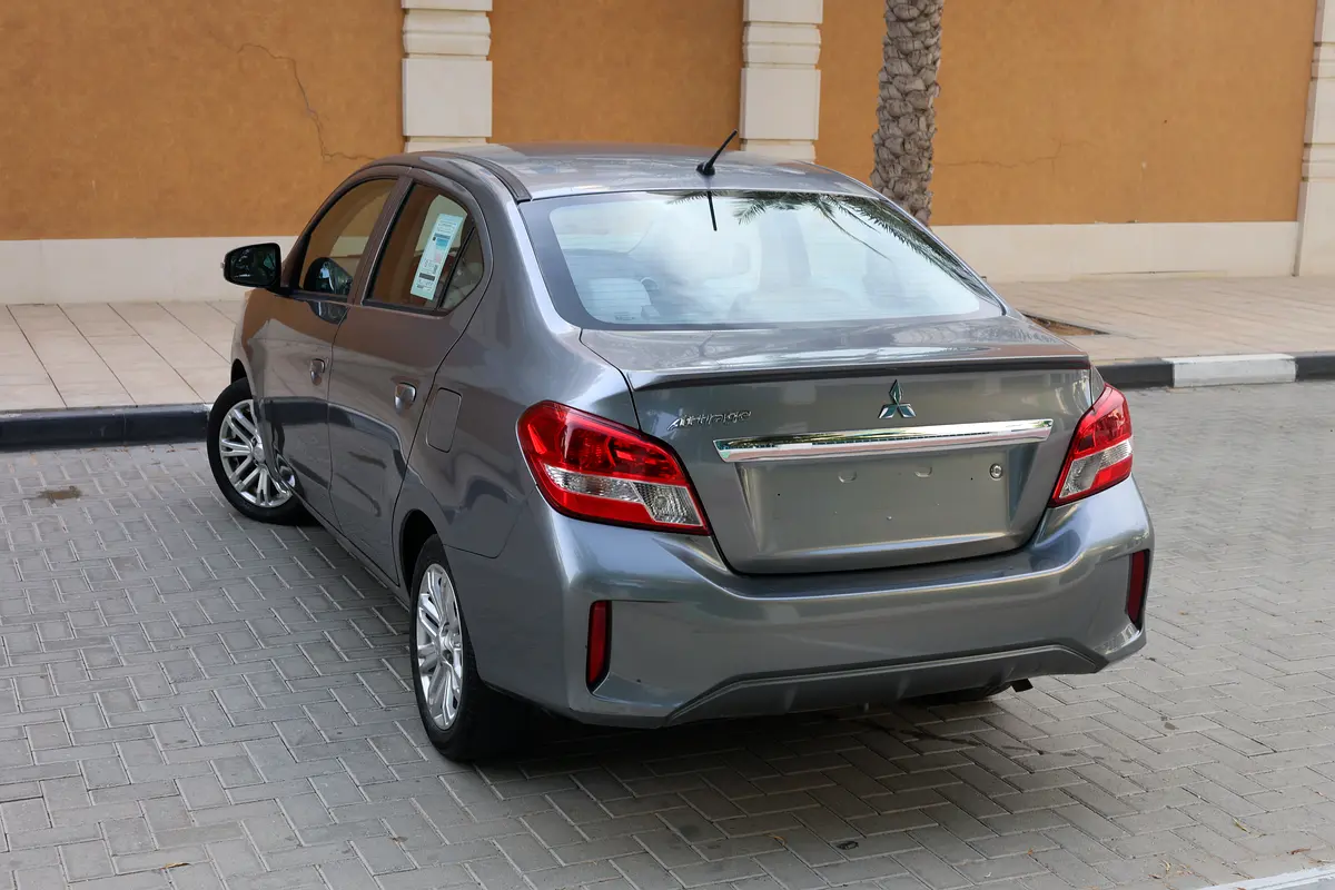Mitsubishi Attrage GLX 2022 - GCC Specs - Low Mileage - Thumbnail 4