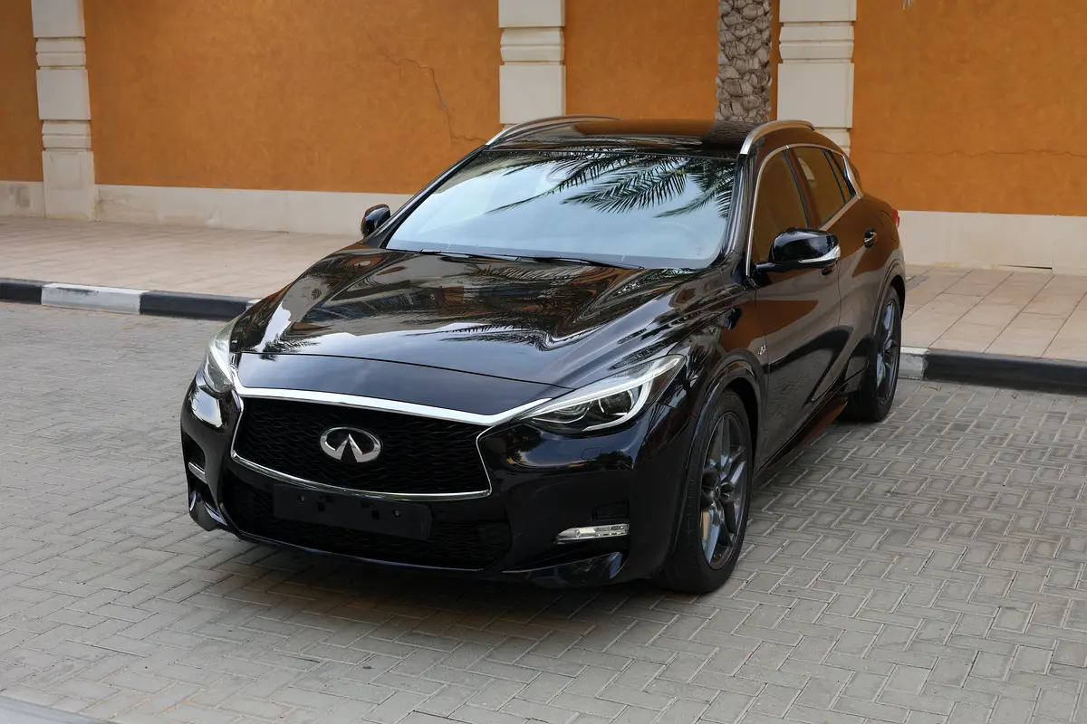 INFINITI Q30S - UNDER WARRANTY - GCC SPECS - FULL SERVICE HISTORY - ACCIDENT FREE - - Thumbnail 3