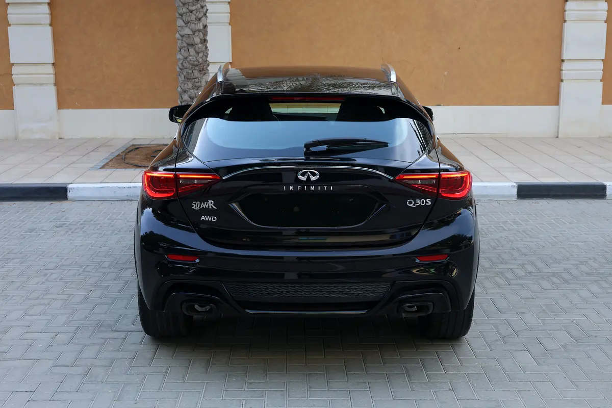 INFINITI Q30S - UNDER WARRANTY - GCC SPECS - FULL SERVICE HISTORY - ACCIDENT FREE - - Thumbnail 8