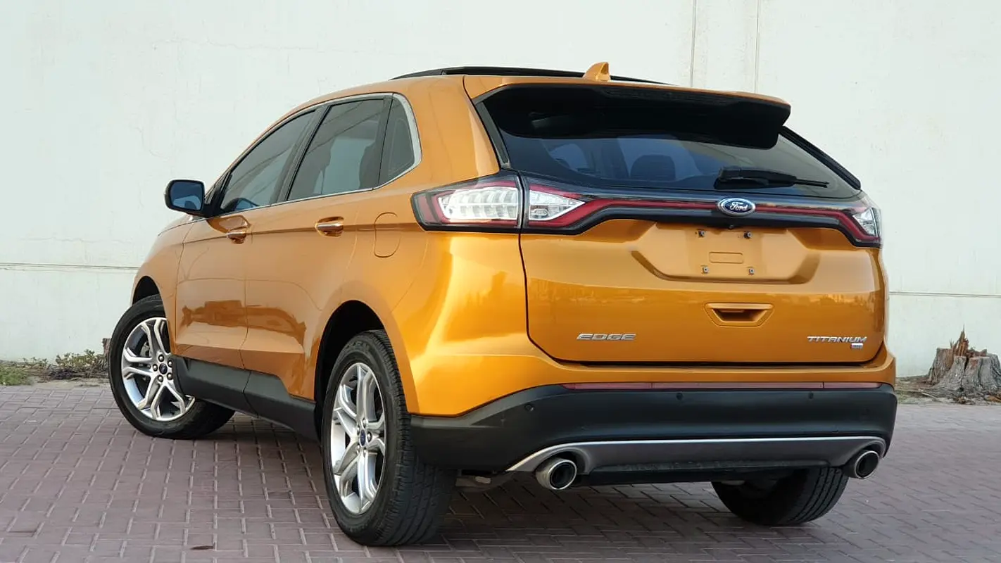 FORD EDGE TITANIUM AWD - GCC SPECS - UNDER WARRANTY - ACCIDENT FREE - EXCELENT CONDITION - - Thumbnail 3