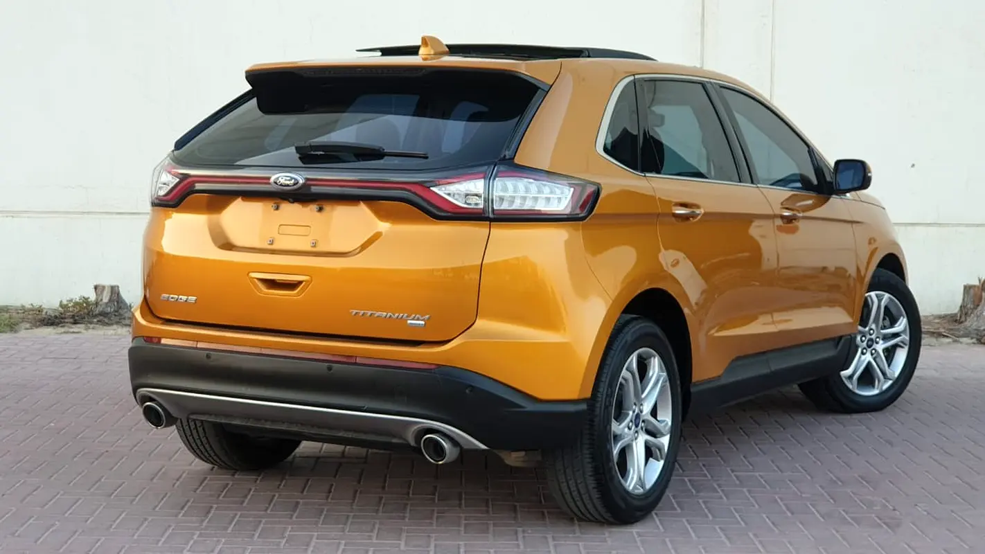 FORD EDGE TITANIUM AWD - GCC SPECS - UNDER WARRANTY - ACCIDENT FREE - EXCELENT CONDITION - - Thumbnail 4