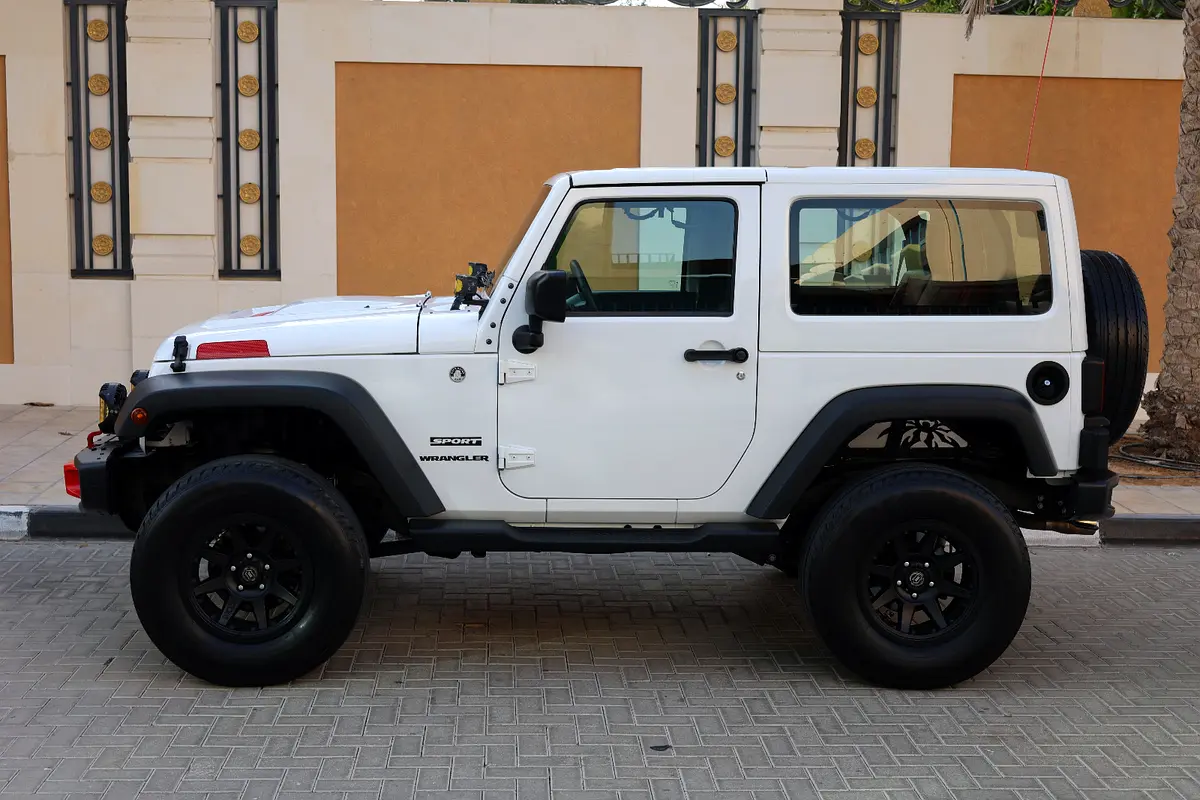 Jeep Wrangler Sport 3.6-2016-165000KM-GCC SPECS-EXCELLENT CONDITION - Thumbnail 10
