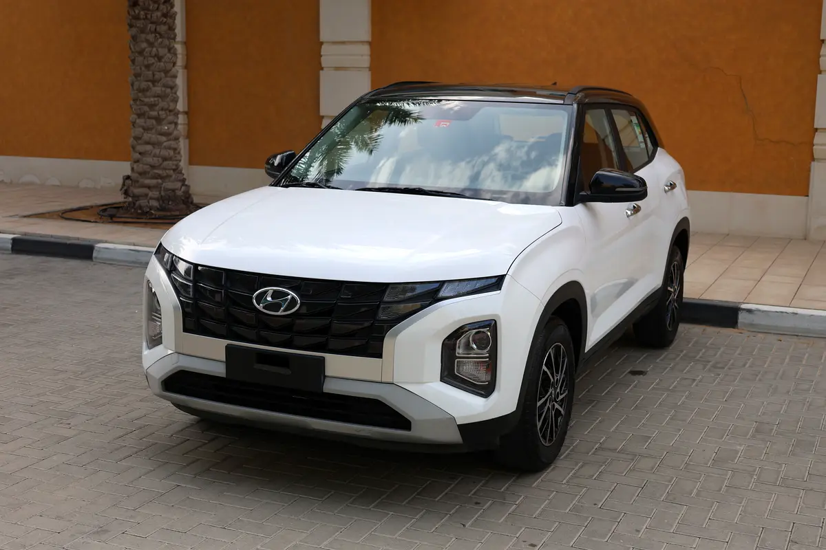 CRETA COMFORT 1.5L - GCC SPECS - ACCIDENT FREE - UNDER WARRANTY - EXCELENT CONDITION - - Thumbnail 3