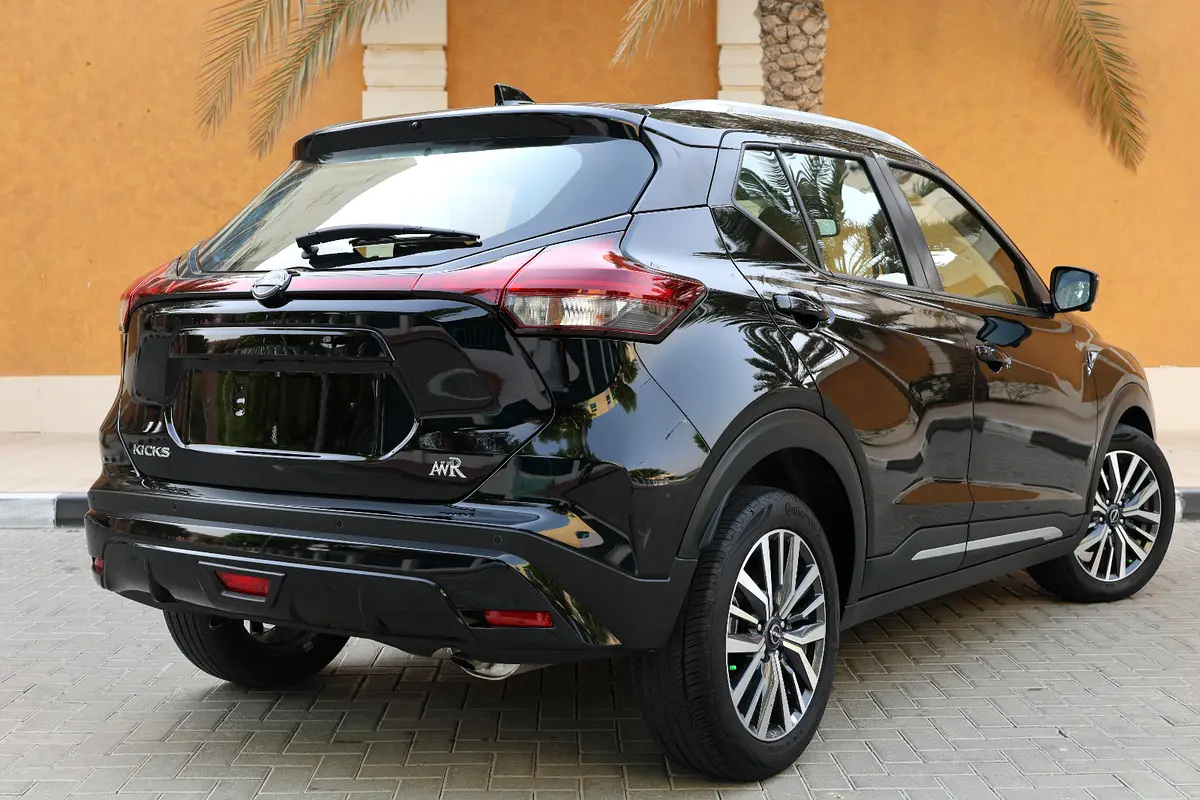 NISSAN KICKS SL 1.6L - GCC SPECS - 5 YEARS UNDER WARRANTY - FREE SERVICE CONTRACT - ACCIDENT FREE - - Thumbnail 6