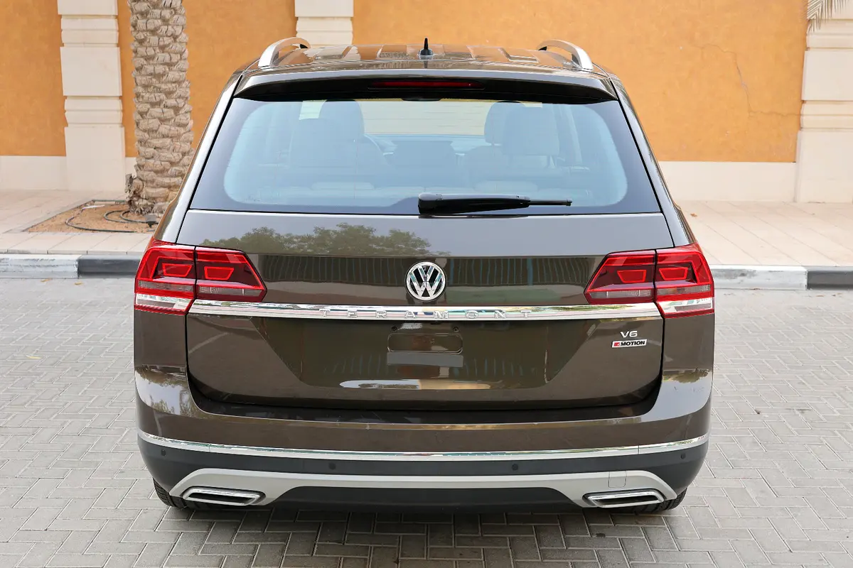 VOLKSWAGEN TERAMONT SEL V6 4MOTION - GCC SPECS - FULL SERVICE HISTORY FROM AGENCY - ACCIDENT FREE - - Thumbnail 8