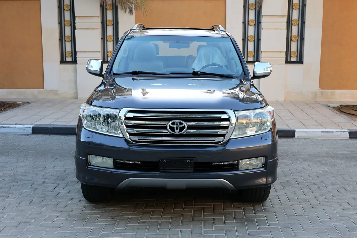 Toyota Land Cruiser VXR 2011 -153000KM- GCC Specs - Well Maintained - Thumbnail 5