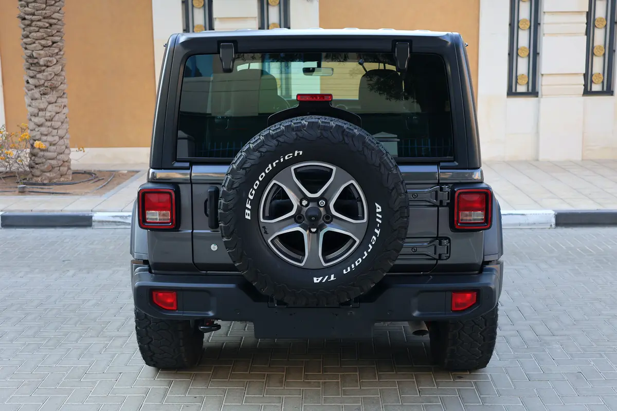 JEEP WRANGLER -unlimited sport 2018-129000KM-GCC SPECS-FULL SERVICE HISTORY-EXCELLENT CONDITION - Thumbnail 8