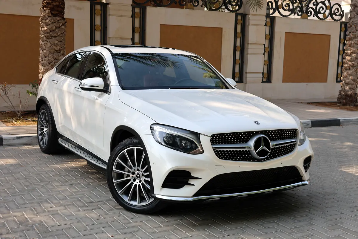 GLC250 COUPE AMG - GCC SPECS - FULL SERVICE HISTORY - ACCIDENT FREE - EXCELENT CONDITION - - Thumbnail 2