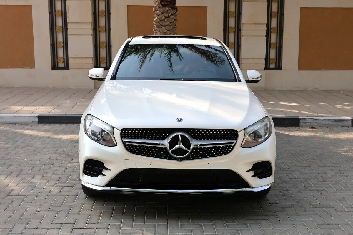 GLC250 COUPE AMG - GCC SPECS - FULL SERVICE HISTORY - ACCIDENT FREE - EXCELENT CONDITION - - Thumbnail 7