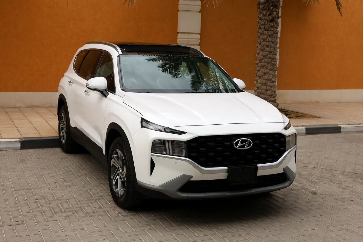 SANTA FE 2.5L ( COMFORT PLUS ) - GCC SPECS - UNDER WARRANTY UNTIL OCT 2028 - ACCIDENT FREE - - Thumbnail 4