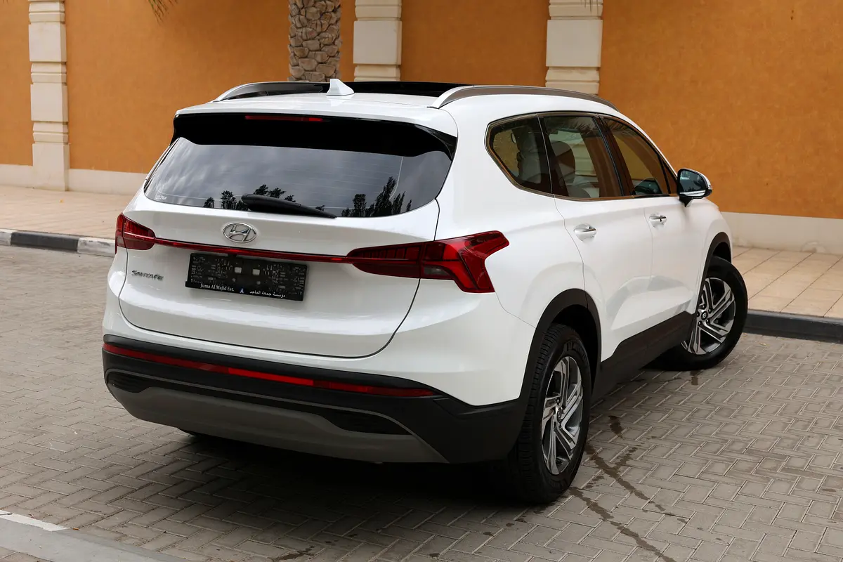 SANTA FE 2.5L ( COMFORT PLUS ) - GCC SPECS - UNDER WARRANTY UNTIL OCT 2028 - ACCIDENT FREE - - Thumbnail 6