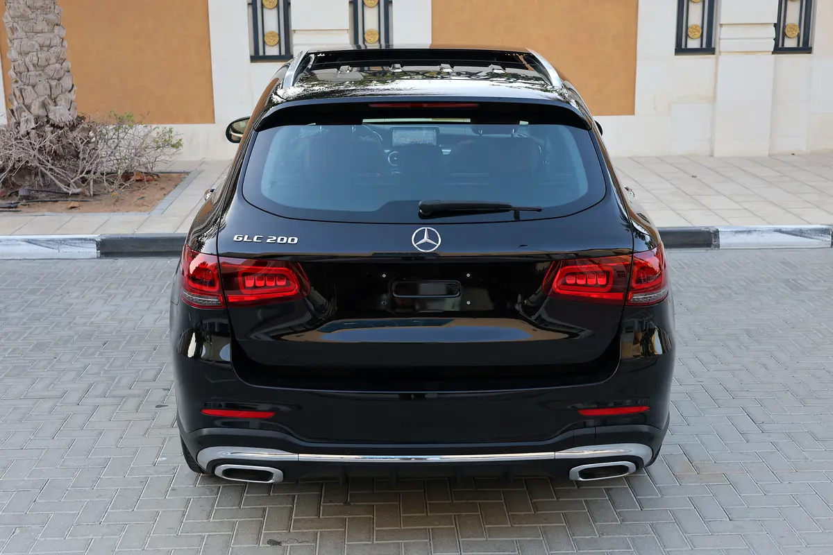 GLC200 AMG - GCC SPECS - UNDER WARRANTY - FULL SERVICE HISTORY - ACCIDENT FREE - Thumbnail 8