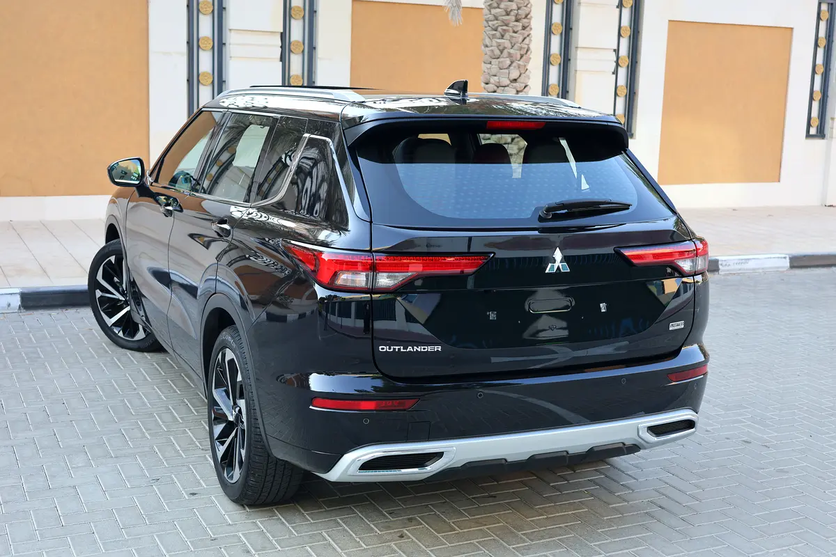 Mitsubishi Outlander Limited Edition 2025 -54000KM- GCC Specs - Brand New! - Thumbnail 4