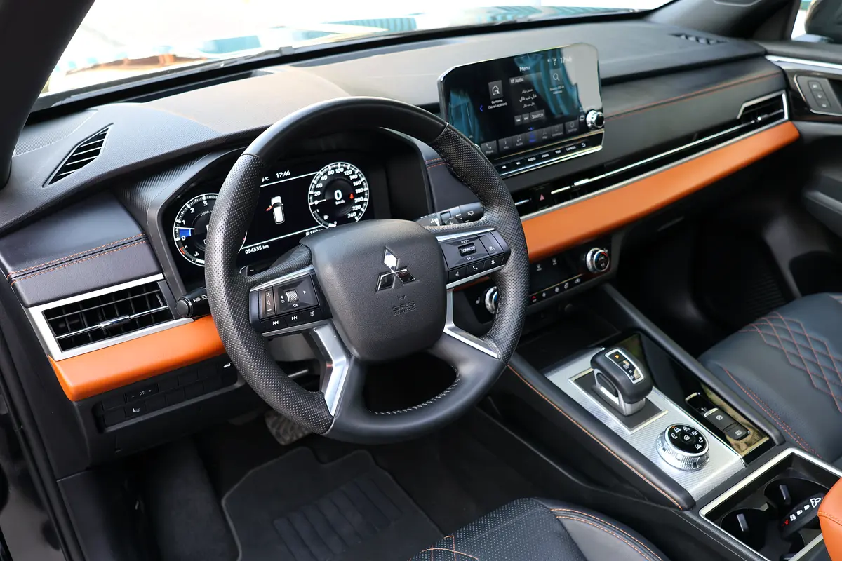 Mitsubishi Outlander Limited Edition 2025 -54000KM- GCC Specs - Brand New! - Thumbnail 10