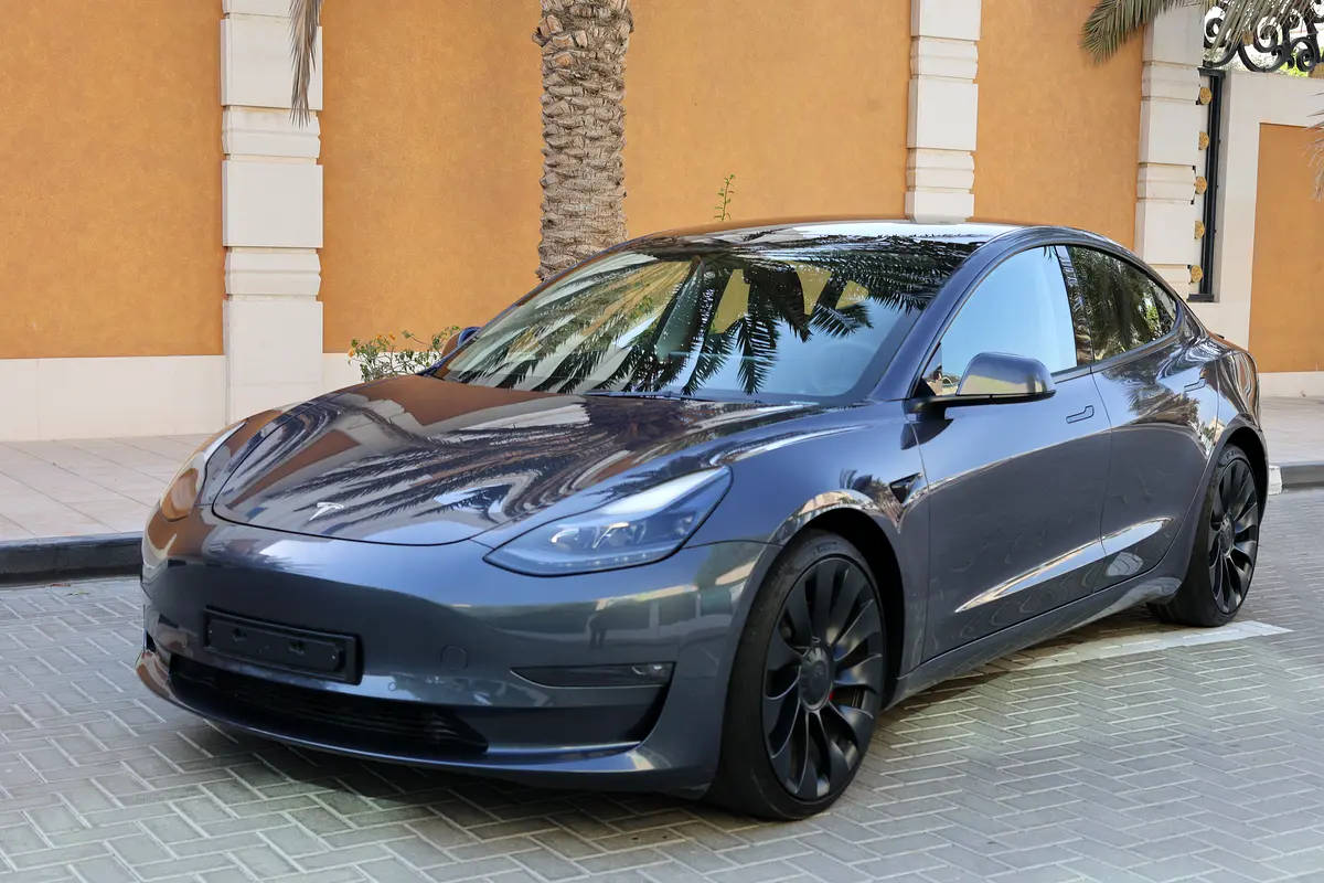 TESLA MODEL 3 PERFORMANCE - GCC SPECS - UNDER WARRANTY - FULL SERVICE HISTORY - ACCIDENT FREE - - Thumbnail 6