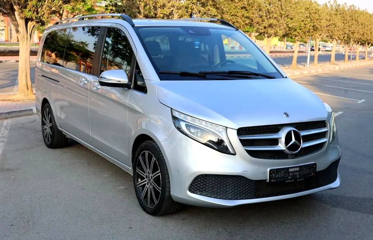 V250 - GCC SPECS - ACCIDENT FREE - FULL SERVICE HISTORY - UNDER WARRANTY - EXCELENT CONDITION - - Thumbnail 2