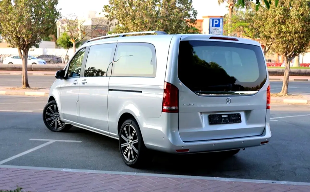 V250 - GCC SPECS - ACCIDENT FREE - FULL SERVICE HISTORY - UNDER WARRANTY - EXCELENT CONDITION - - Thumbnail 5