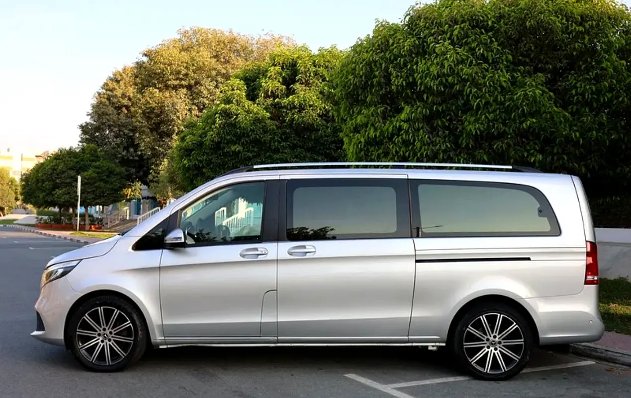 V250 - GCC SPECS - ACCIDENT FREE - FULL SERVICE HISTORY - UNDER WARRANTY - EXCELENT CONDITION - - Thumbnail 9