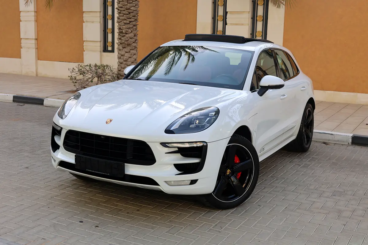 The Porsche Cayenne  UNDER WARRANTY FROM PORSCHE - ACCIDENT FREE - FULL SERVICE HISTORY FROM AGENCY - Image 1