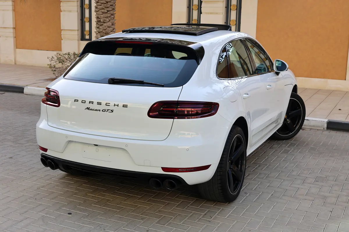The Porsche Cayenne  UNDER WARRANTY FROM PORSCHE - ACCIDENT FREE - FULL SERVICE HISTORY FROM AGENCY - Thumbnail 6