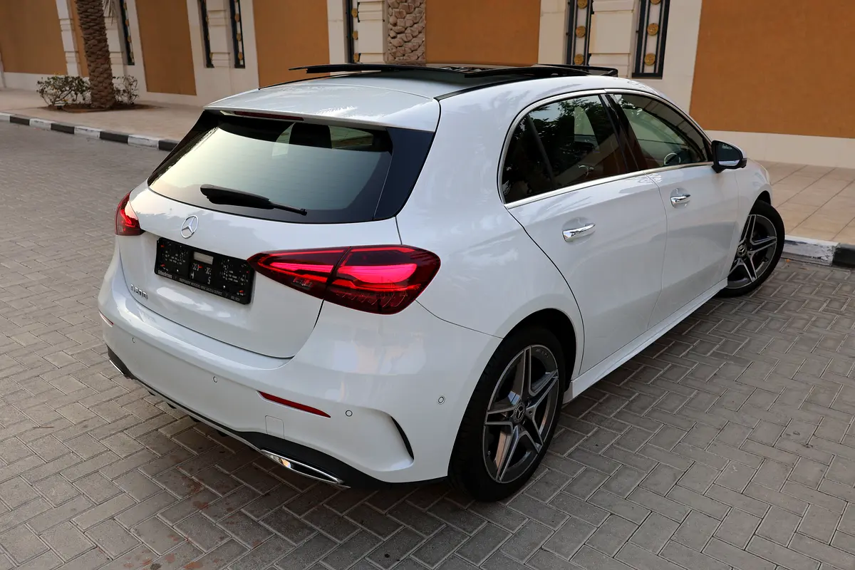 Mercedes-Benz A200 AMG-2024-11000KM-GCC SPECS- UNDER WARRANTY  SERVICE CONTRACT available black as w - Thumbnail 4