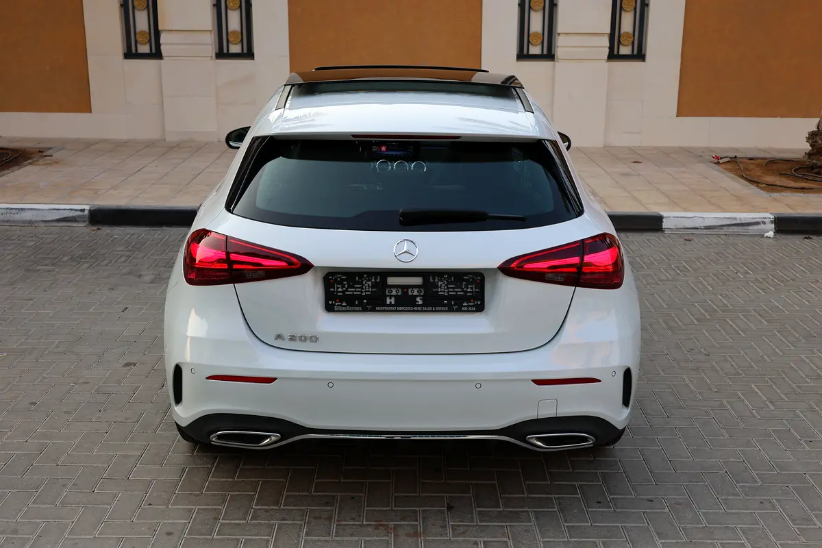Mercedes-Benz A200 AMG-2024-11000KM-GCC SPECS- UNDER WARRANTY  SERVICE CONTRACT available black as w - Thumbnail 7