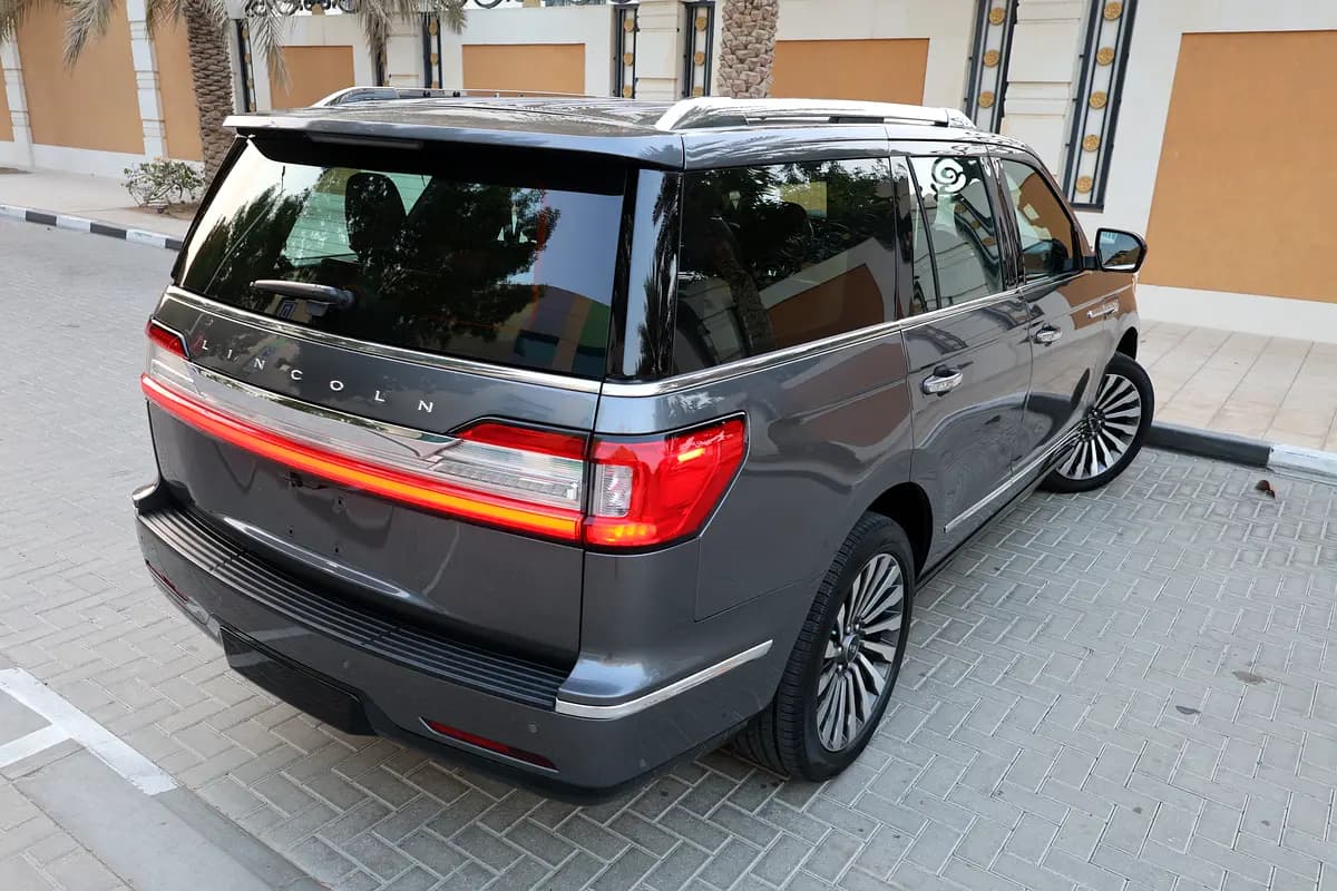 Lincoln Navigator-2021-127000KM-GCC SPECS-EXCELLENT CONDITION - Thumbnail 4
