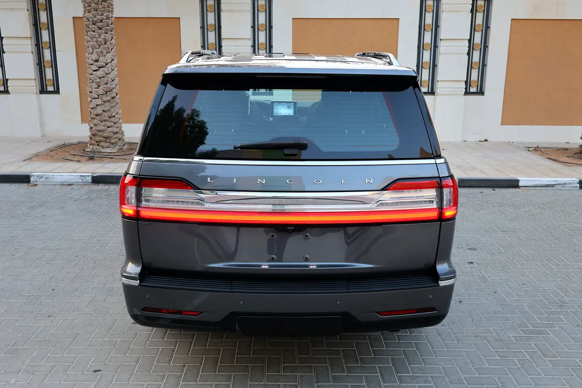 Lincoln Navigator-2021-127000KM-GCC SPECS-EXCELLENT CONDITION - Thumbnail 5