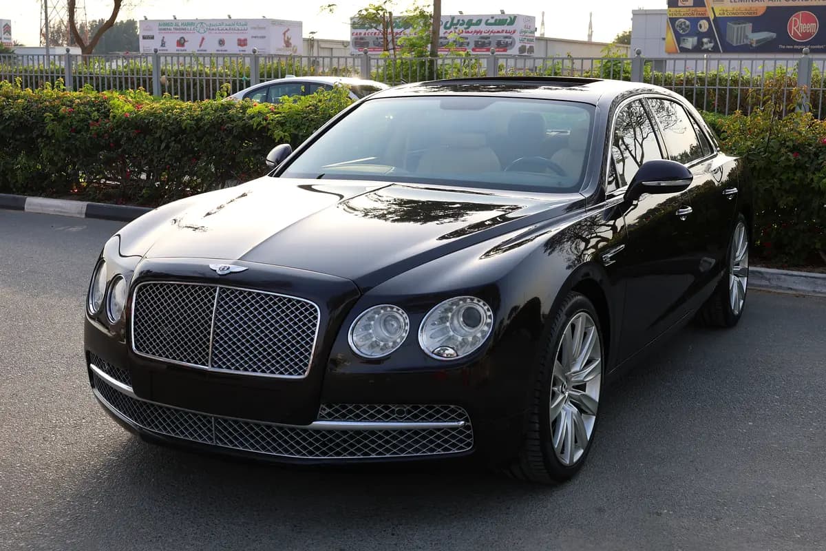 Bentley Flying Spur W12 2014 GCC Specs-71000km-EXCELLENT CONDITION - Thumbnail 4