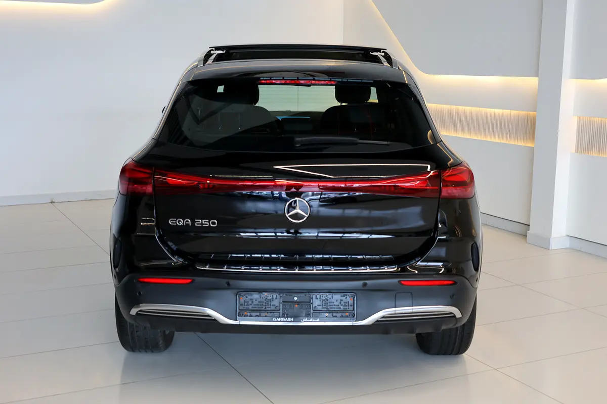 Mercedes-Benz EQA 250 AMG 2025 -15000km- GCC Specs -UNDER WARRANTY &amp; SERVICE- Brand New - Thumbnail 6