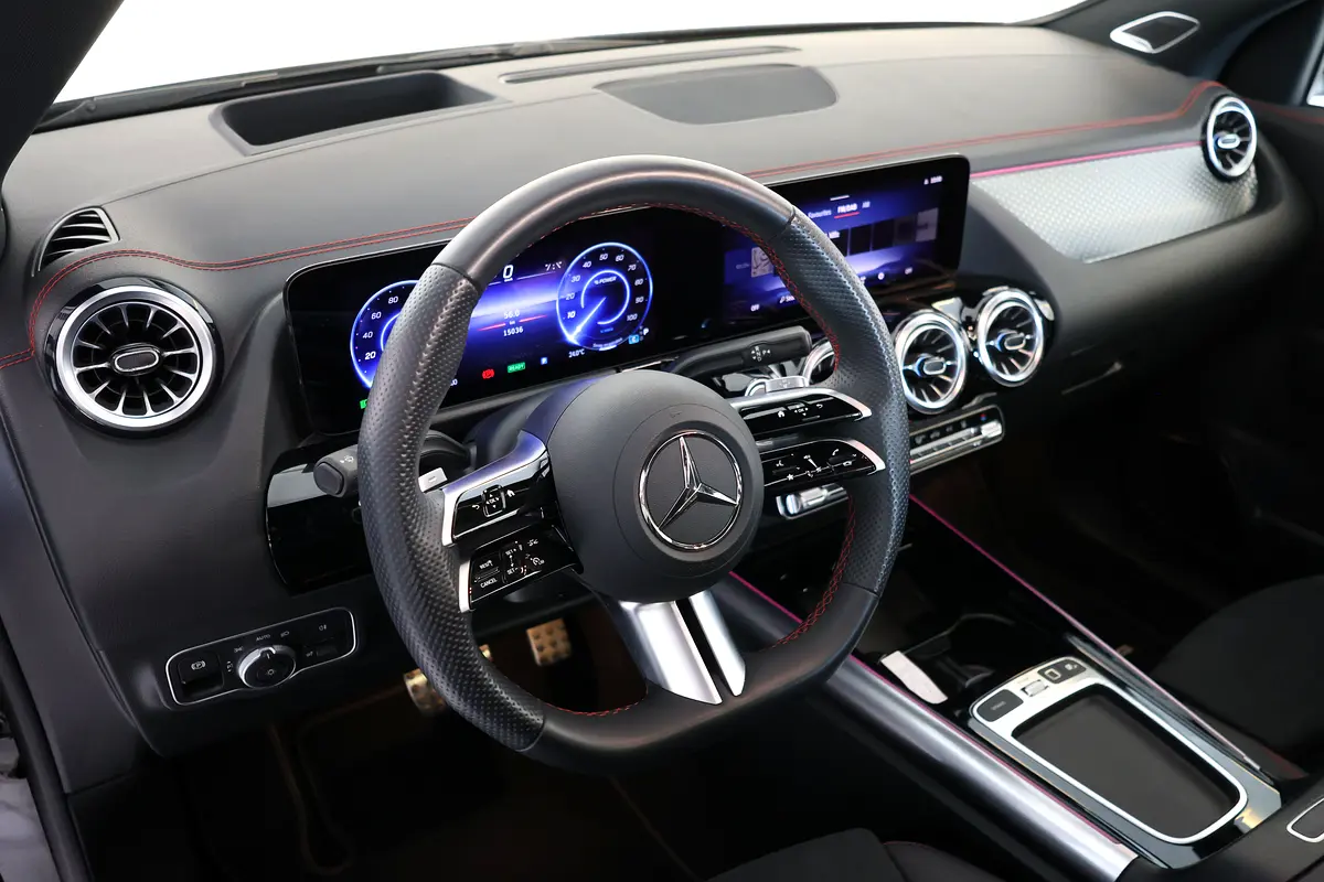 Mercedes-Benz EQA 250 AMG 2025 -15000km- GCC Specs -UNDER WARRANTY &amp; SERVICE- Brand New - Thumbnail 10