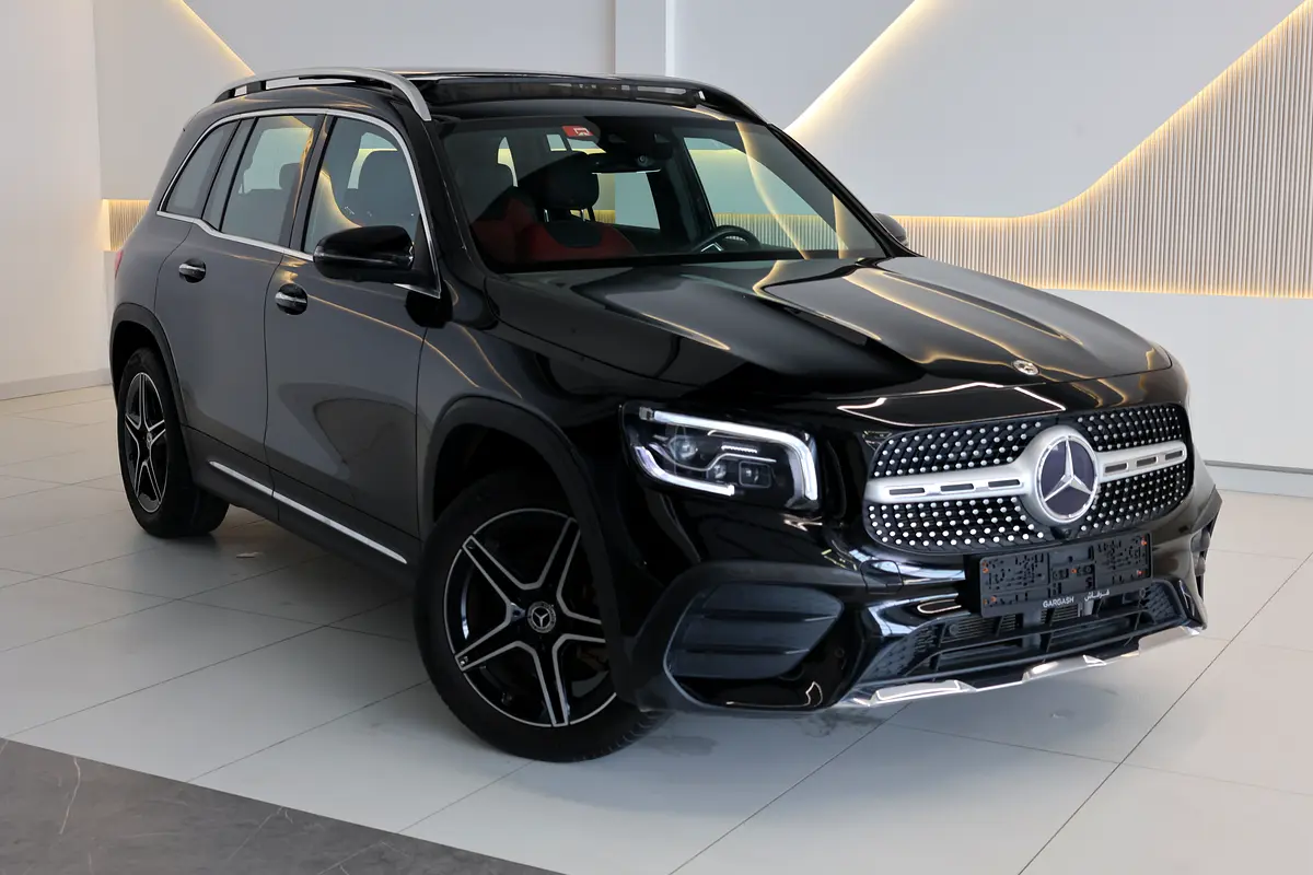 2023 Mercedes-Benz GLB 250 4MATIC | GCC Specs | Low Mileage 46000km-UNDER WARRANTY  SERVICE - Thumbnail 2