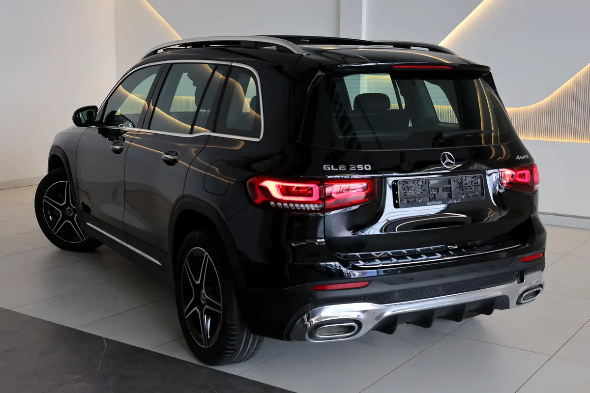 2023 Mercedes-Benz GLB 250 4MATIC | GCC Specs | Low Mileage 46000km-UNDER WARRANTY  SERVICE - Thumbnail 4