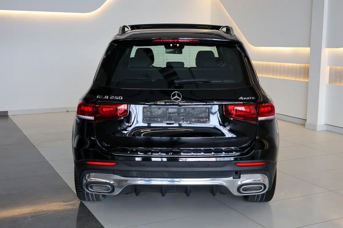 2023 Mercedes-Benz GLB 250 4MATIC | GCC Specs | Low Mileage 46000km-UNDER WARRANTY  SERVICE - Thumbnail 6