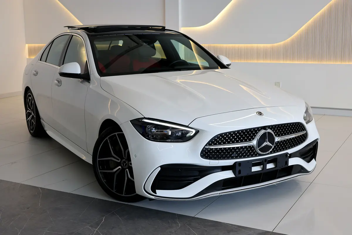 Pristine 2023 Mercedes-Benz C200 | GCC Specs | Low Mileage - Thumbnail 2