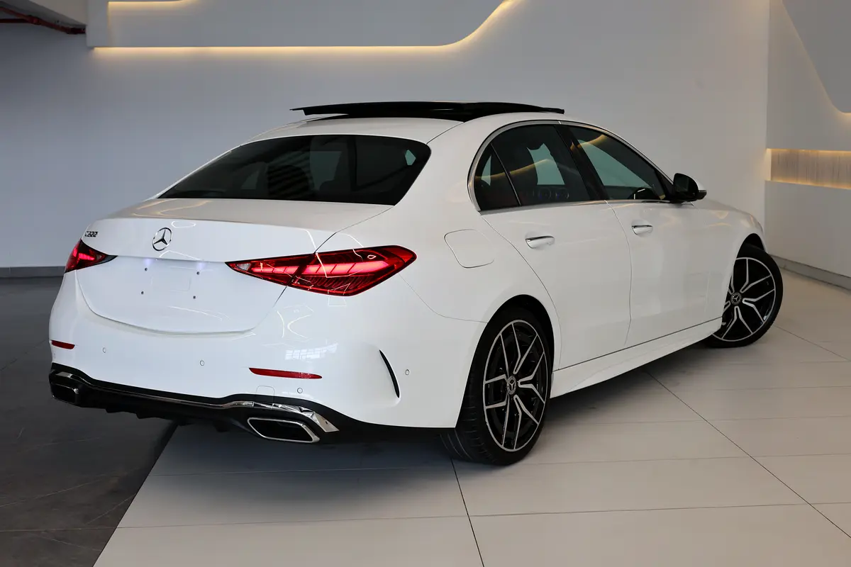 Pristine 2023 Mercedes-Benz C200 | GCC Specs | Low Mileage - Thumbnail 7