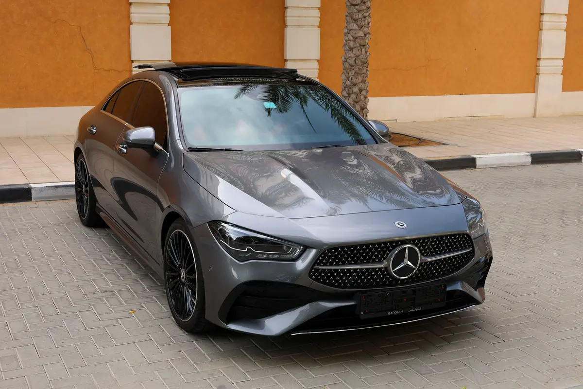 CLA250 4MATIC - GCC SPECS - 5 YEARS WARRANTY / SERVICE 105,000 KM - ACCIDENT FREE - - Thumbnail 4