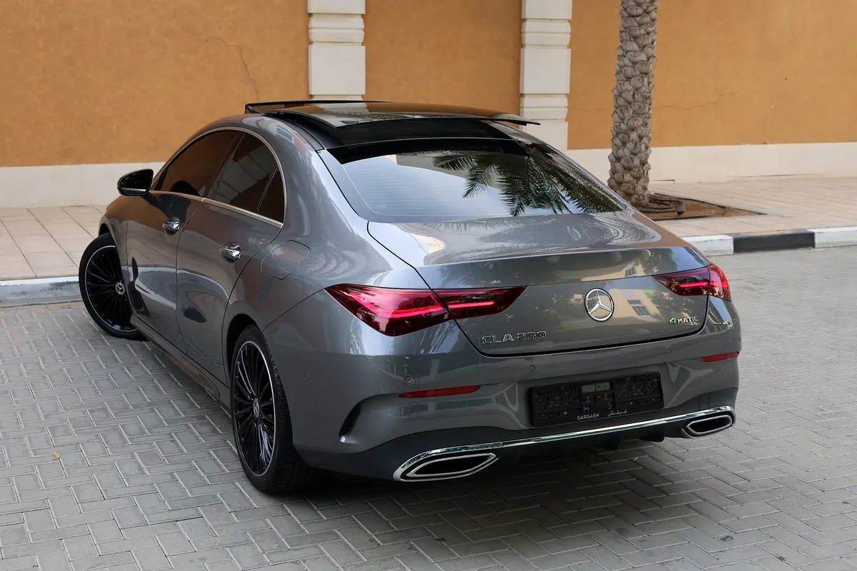 CLA250 4MATIC - GCC SPECS - 5 YEARS WARRANTY / SERVICE 105,000 KM - ACCIDENT FREE - - Thumbnail 5