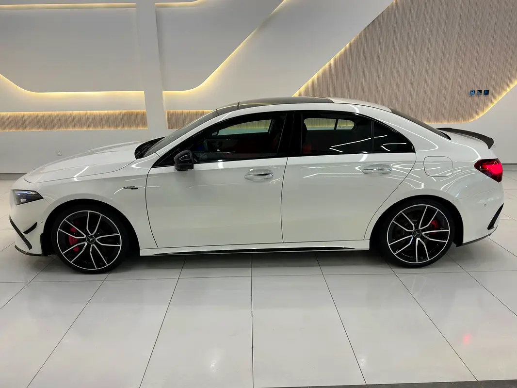 MERCEDES-BENZ A35-( AMG ENGINE) 5000KM-only 2024-UNDER WARRANTY  SERVICE-contract till 105000KM - Thumbnail 9