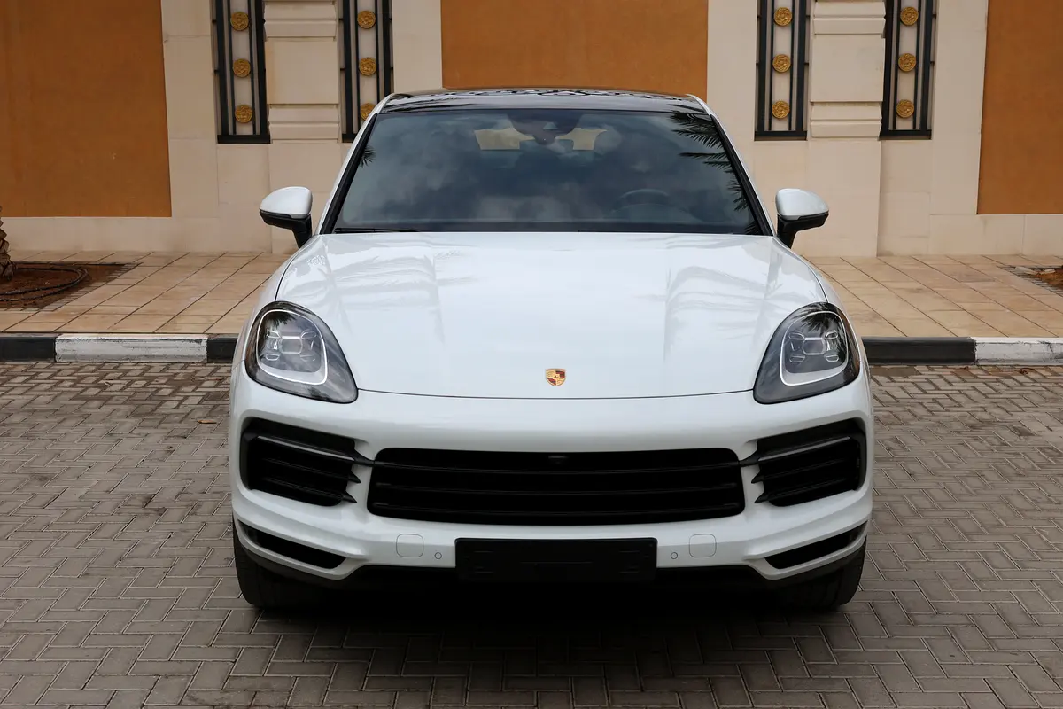 2020 Porsche Cayenne Coupe -122000KM-GCC Specs - Excellent Condition under Porsche warranty - Thumbnail 8