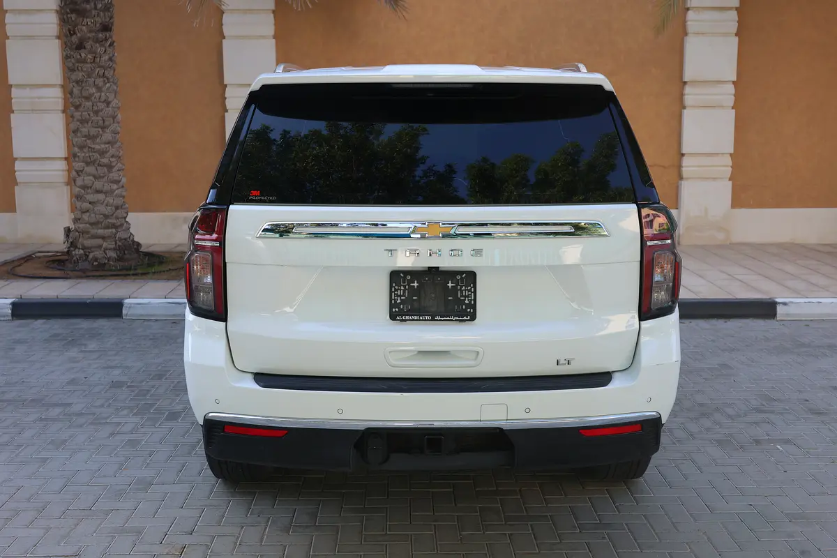 CHEVROLET TAHOE LT 4WD 5.3L V8 - GCC SPECS - UNDER WARRANTY / SERVICE 21-10-2027 - ACCIDENT FREE - - Thumbnail 8