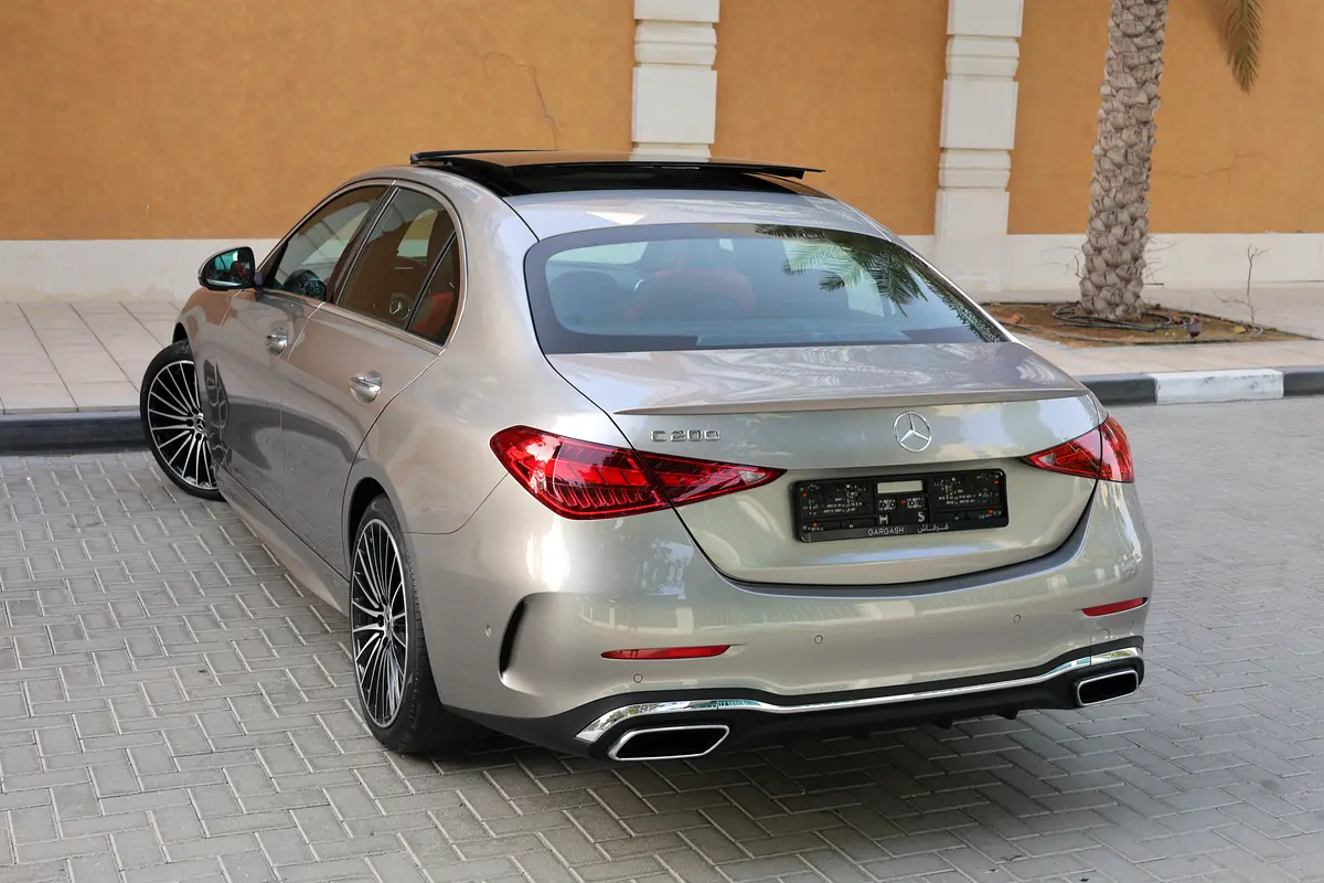 Mercedes C200 -Premium Plus 2024-12,000KM-GCC SPECS-UNDER WARRANTY-SERVICE CONTRACT - Thumbnail 3