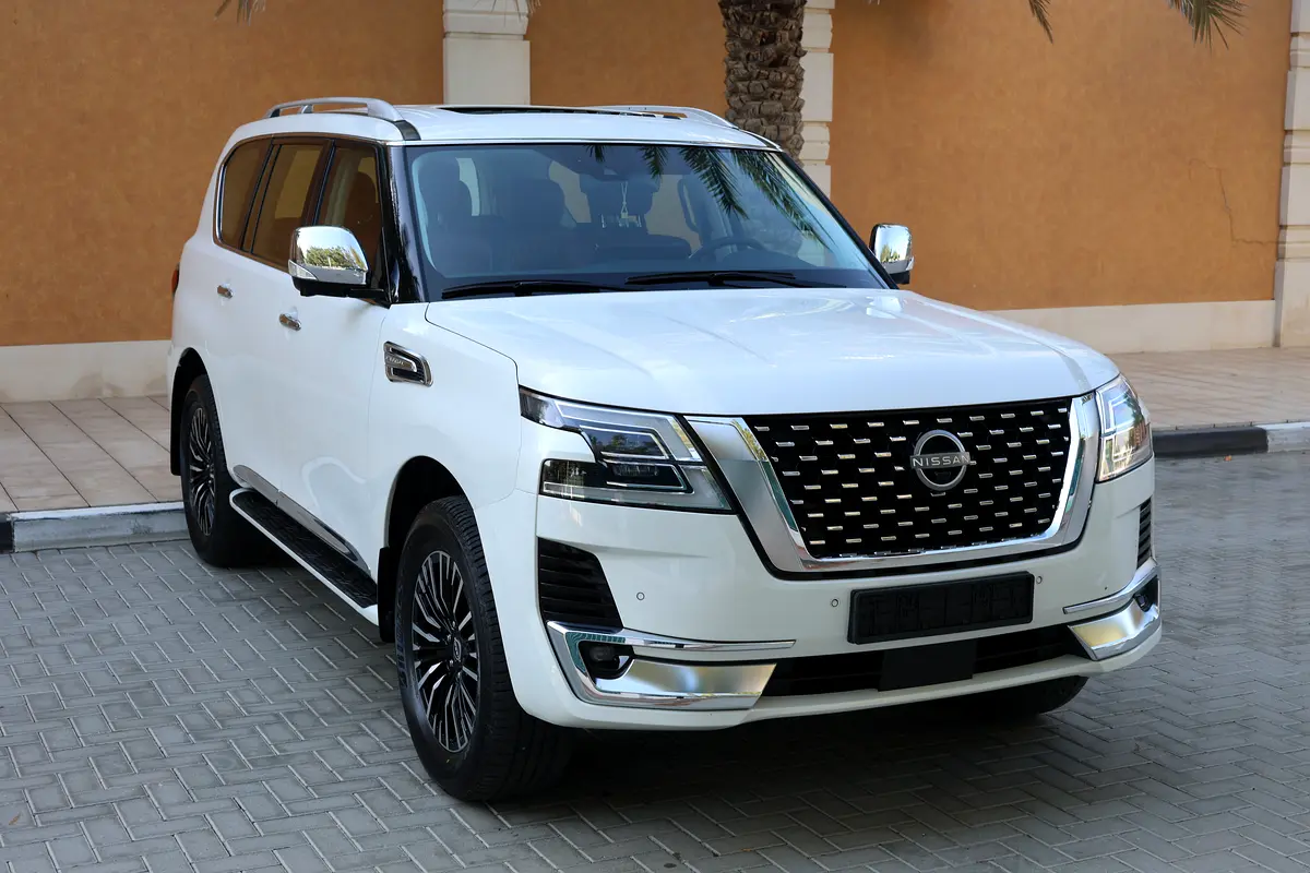 PATROL V6 SE PLATINUM - GCC SPECS - PPF - WARRANTY AND SERVICE - ACCIDENT FREE - - Thumbnail 4
