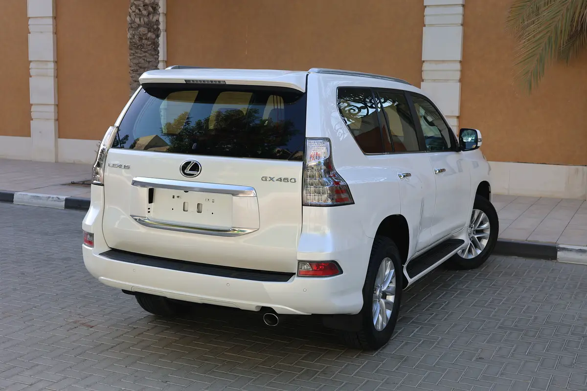 LEXUS GX460-PREMIUM-2023-54000KM-GCC SPECS -UNDER WARRANTY-EXCELLENT CONDITION - Thumbnail 4