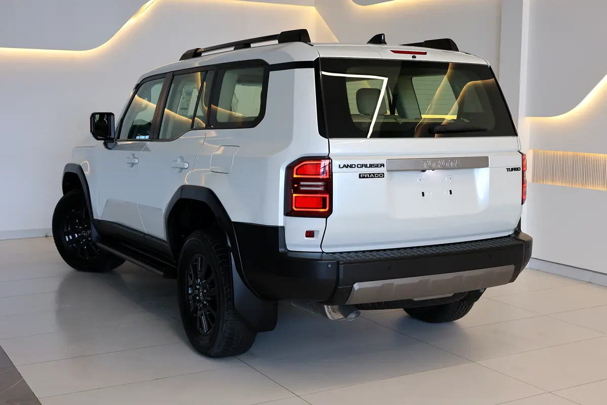 2024 Toyota Prado GXR-ZERO KM - GCC Specs -UNDER WARRANTY  SERVICE -Brand New - Thumbnail 4