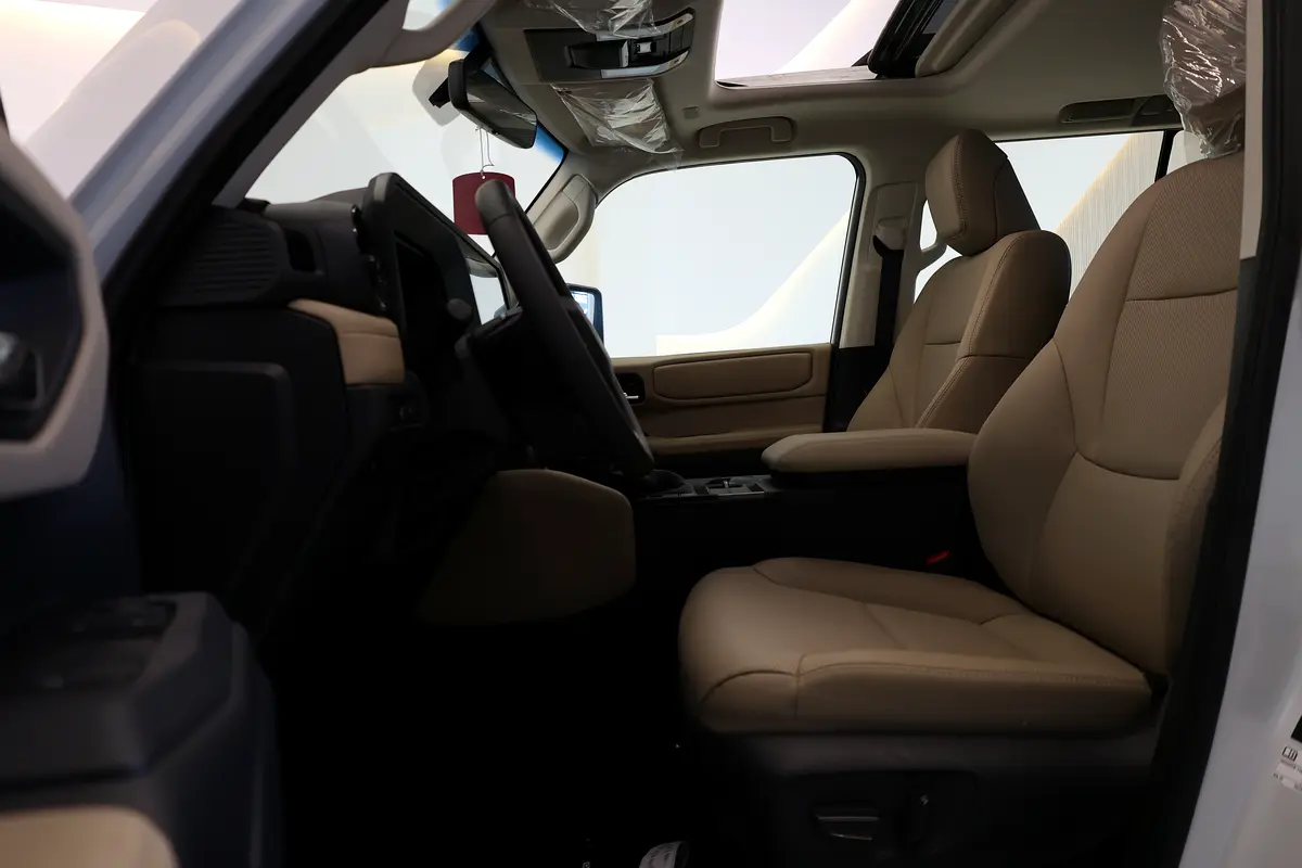 2024 Toyota Prado GXR-ZERO KM - GCC Specs -UNDER WARRANTY  SERVICE -Brand New - Thumbnail 9