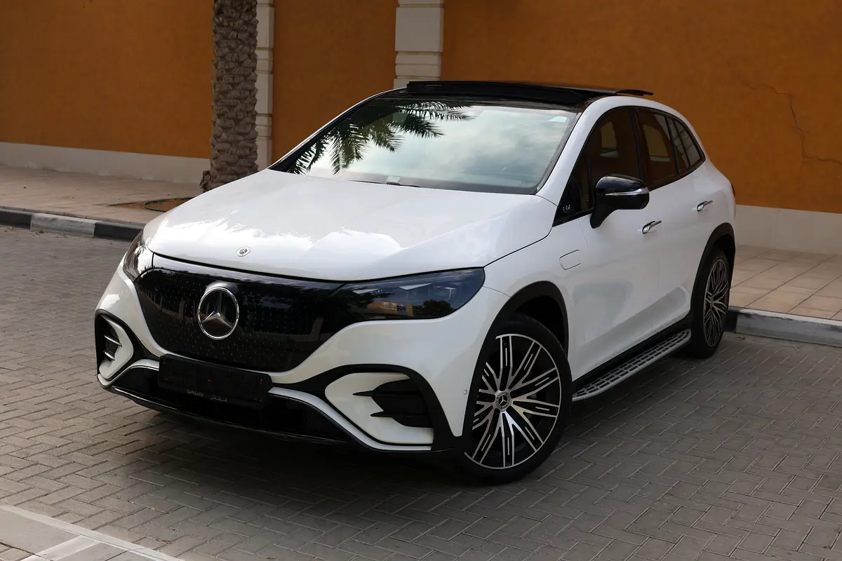 Mercedes-Benz EQE 350 4MATIC 2024 -500km- GCC Specs - Pristine Condition - Thumbnail 2
