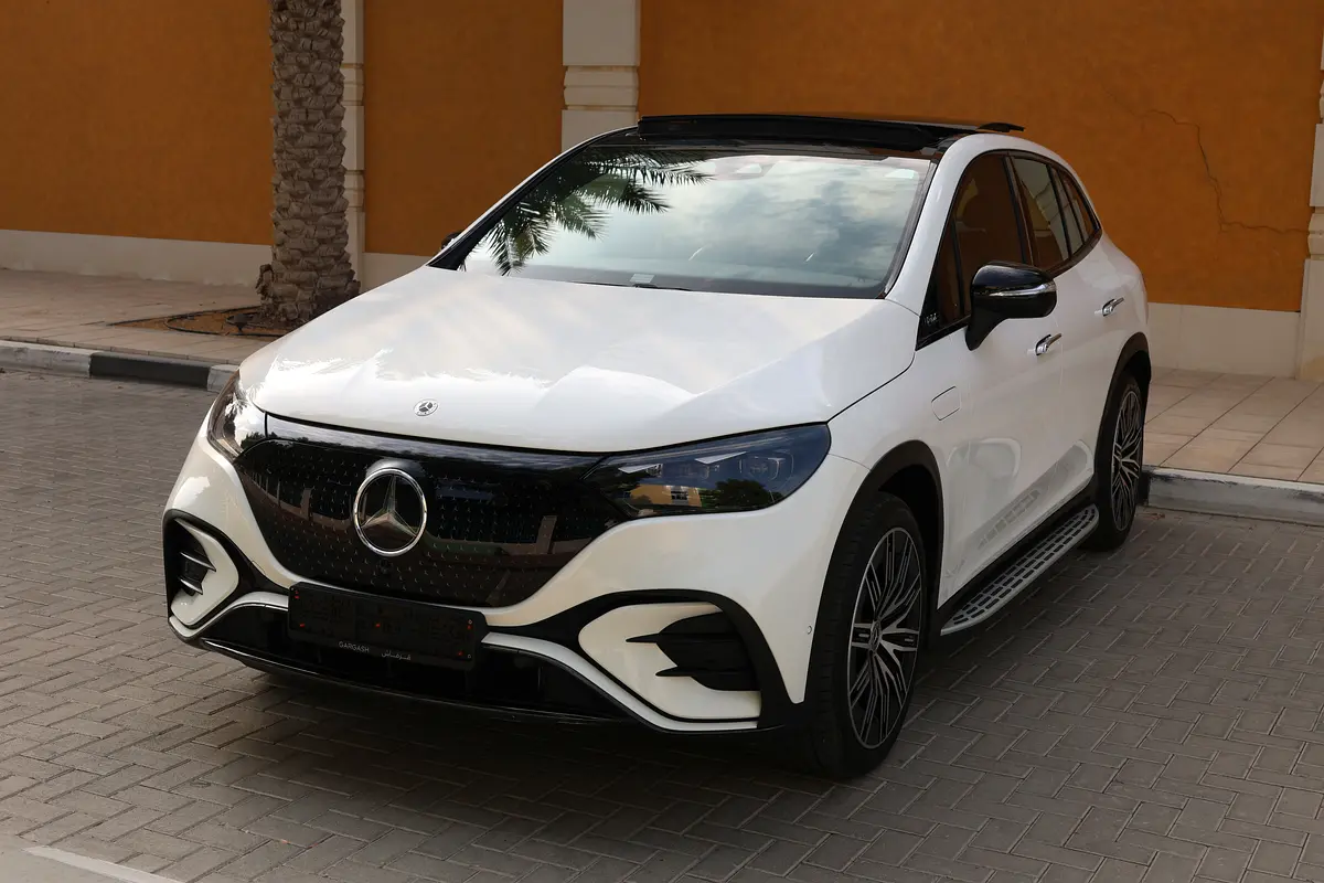 Mercedes-Benz EQE 350 4MATIC 2024 -500km- GCC Specs - Pristine Condition - Thumbnail 5