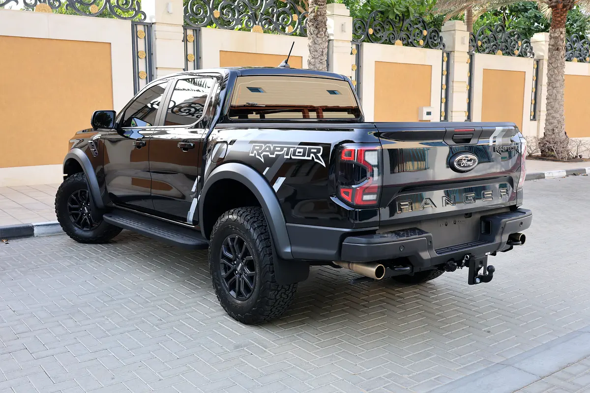 2025 Ford Ranger Raptor -12000KM- GCC Specs -UNDER WARRANTY  SERVICE- Brand New! - Thumbnail 4